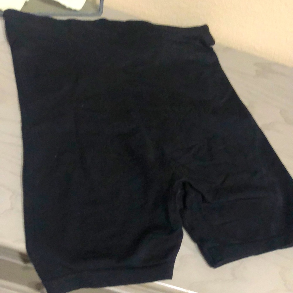 Maternity stretchy shorts